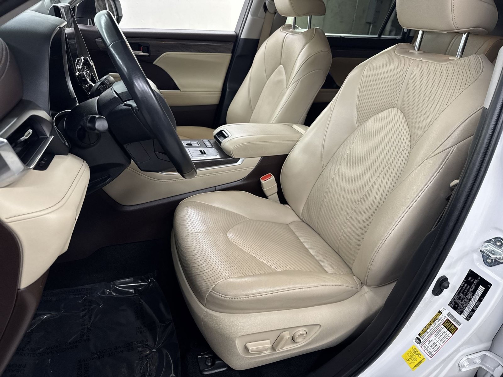 Used 2022 Toyota Highlander Limited AWD/4WD image 25