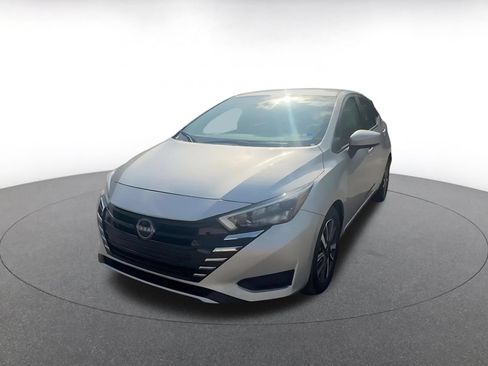 Used 2025 Nissan Versa SV FWD image 7