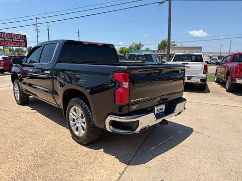 Used 2023 Chevrolet Silverado 1500 LTZ w/ Z71 Off-Road Package AWD/4WD image 3