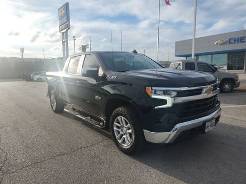 Used 2024 Chevrolet Silverado 1500 LT w/ Z71 Off-Road Package AWD/4WD image 1