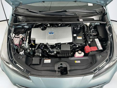 Used 2021 Toyota Prius LE FWD image 32