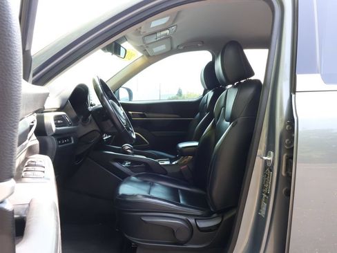 Used 2020 Kia Telluride LX AWD/4WD image 31