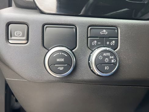 Certified 2022 GMC Sierra 1500 Elevation image 29