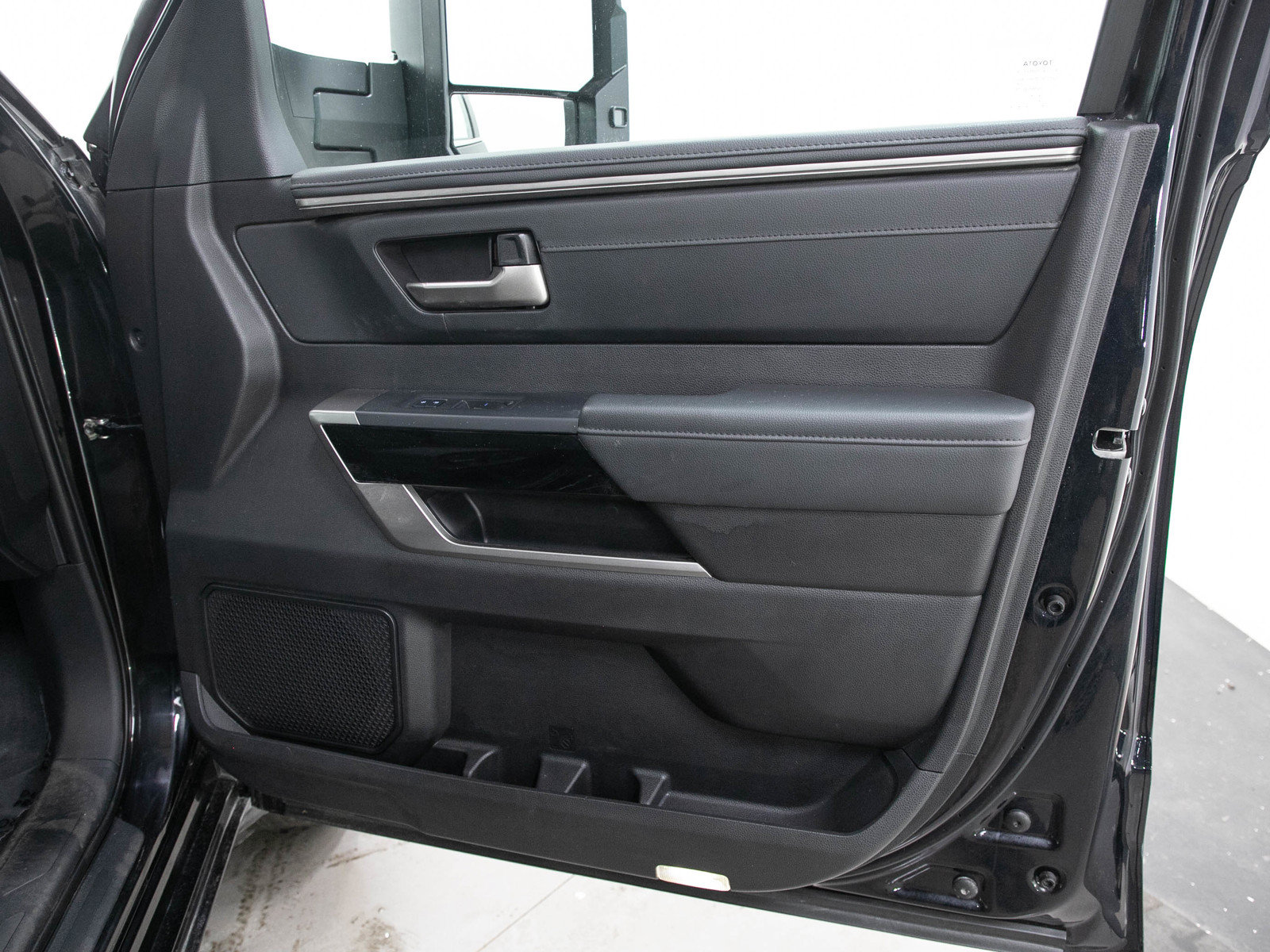 Used 2023 Toyota Tundra Limited AWD/4WD image 11