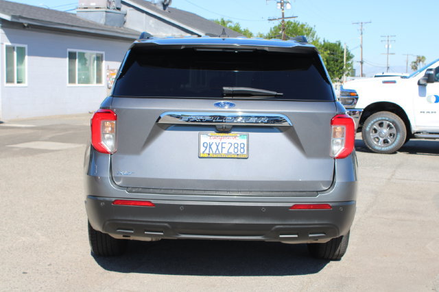 Used 2023 Ford Explorer XLT RWD image 4