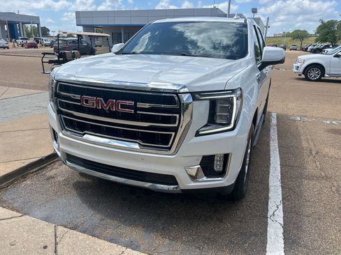 Used 2021 GMC Yukon SLT w/ SLT Luxury Plus Package image 2