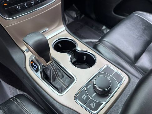 Used 2017 Jeep Grand Cherokee Limited AWD/4WD image 36