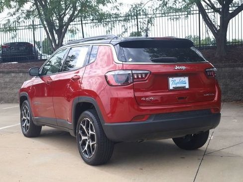 Used 2025 Jeep Compass Limited AWD/4WD image 7