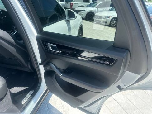 Used 2020 Porsche Cayenne AWD/4WD image 11