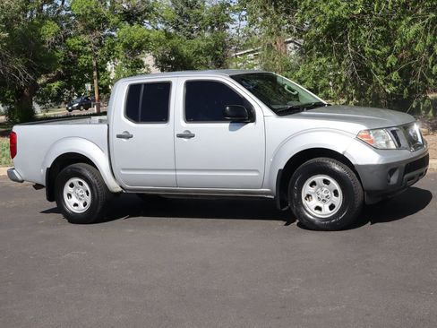 Used 2016 Nissan Frontier S AWD/4WD image 2