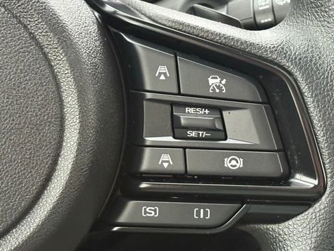 Used 2025 Subaru Crosstrek 2.0i Premium image 17