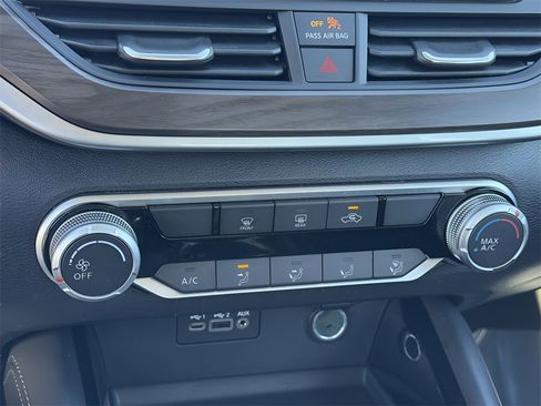 Used 2023 Nissan Altima 2.5 SV image 18