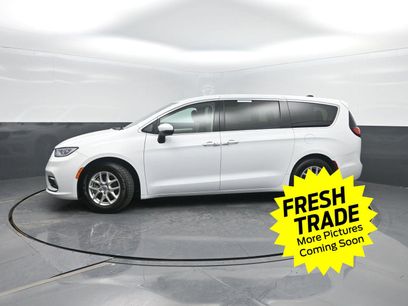 Used 2023 Chrysler Pacifica Touring-L