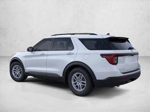 New 2026 Ford Explorer Active RWD image 4
