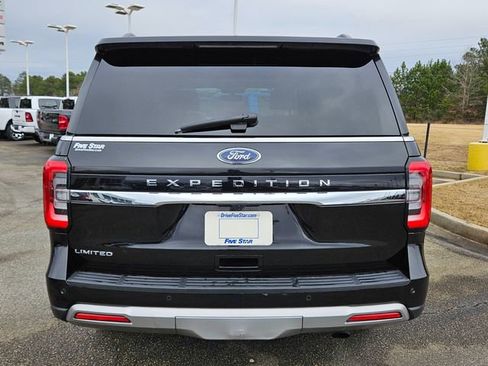 Used 2023 Ford Expedition Limited image 11