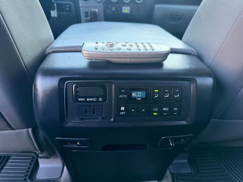 Used 2011 Toyota Sequoia Platinum AWD/4WD image 26