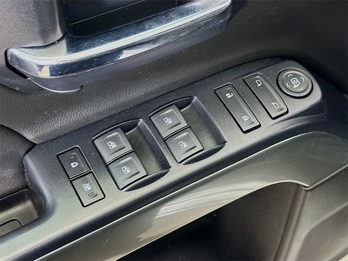 Used 2019 Chevrolet Silverado 1500 LT image 19