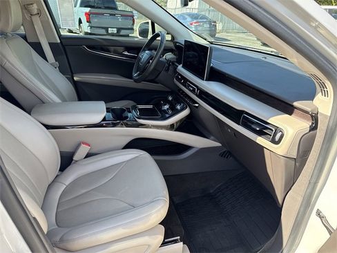 Certified 2023 Lincoln Nautilus Reserve image 13