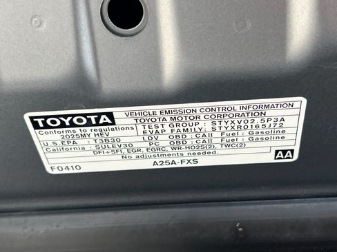 Used 2025 Toyota Camry SE w/ Convenience Package FWD image 29