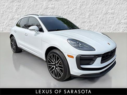 Used 2023 Porsche Macan Turbo image 1