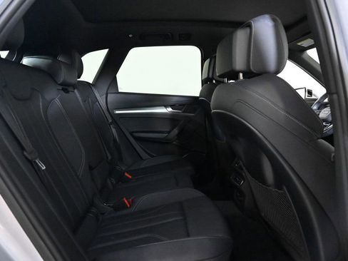 Certified 2025 Audi Q5 2.0T Premium w/ Convenience Plus Package image 17