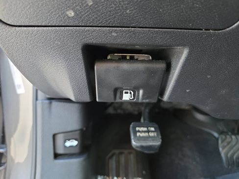 Used 2024 Nissan Altima 2.5 SV FWD image 15