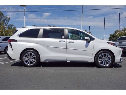 Certified 2024 Toyota Sienna Platinum FWD image 2