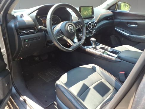 Used 2023 Nissan Sentra SR w/ SR Premium Package FWD image 8