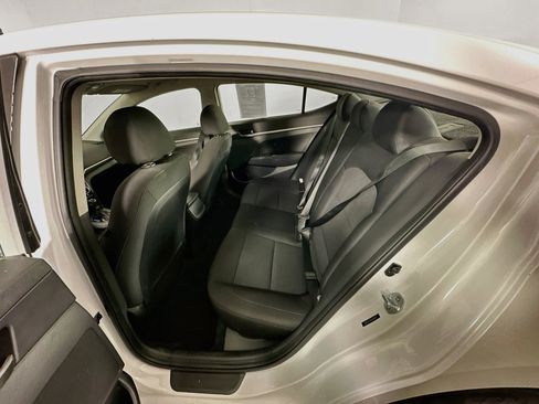 Used 2019 Hyundai Elantra SE w/ Cargo Package FWD image 25