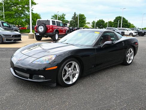 Used 2005 Chevrolet Corvette Coupe w/ Preferred Equipment Group RWD image 9