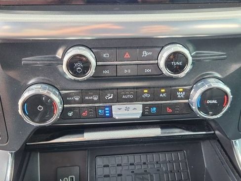 Used 2025 Ford F150 Lariat w/ Equipment Group 502A High AWD/4WD image 17