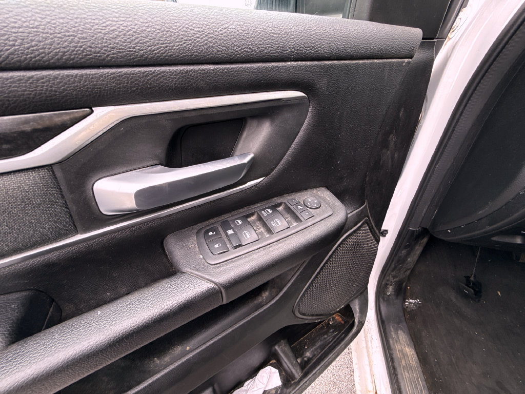Used 2023 RAM 1500 4x4 Crew Cab image 19