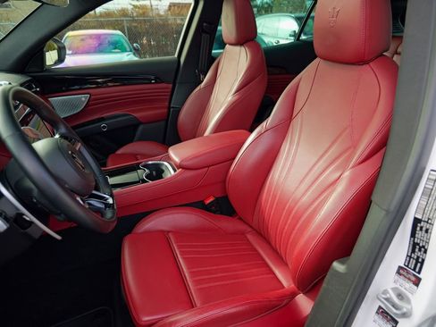 Used 2023 Maserati Grecale Modena image 23