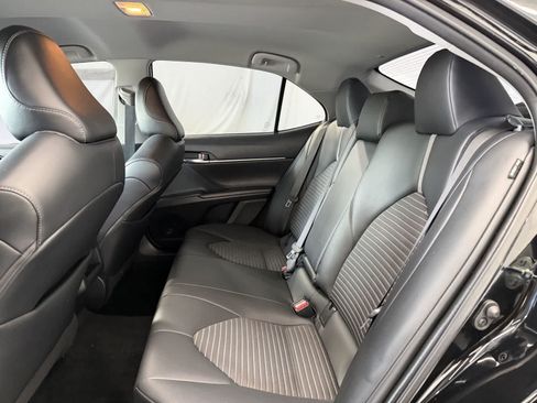 Used 2022 Toyota Camry SE FWD image 10