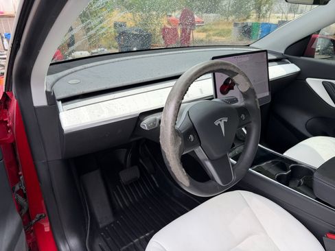 Used 2021 Tesla Model Y Long Range AWD/4WD image 18