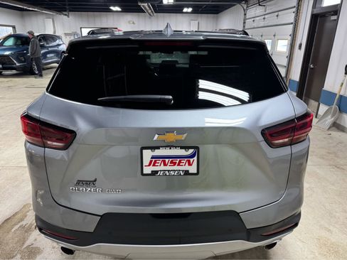 Certified 2025 Chevrolet Blazer LT w/ Convenience Package image 5