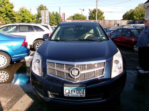 Used 2011 Cadillac SRX Luxury image 1