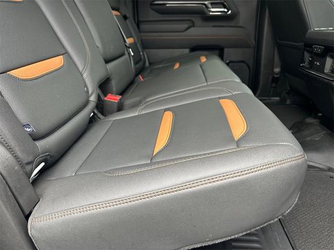 Used 2024 GMC Sierra 2500 AT4 w/ AT4 Premium Plus Package image 16