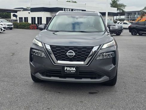 Used 2023 Nissan Rogue SV w/ SV Premium B Package FWD image 3