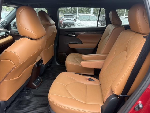 Certified 2021 Toyota Highlander Platinum FWD image 14