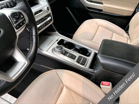 Used 2023 Ford Explorer XLT w/ Equipment Group 202A RWD image 13