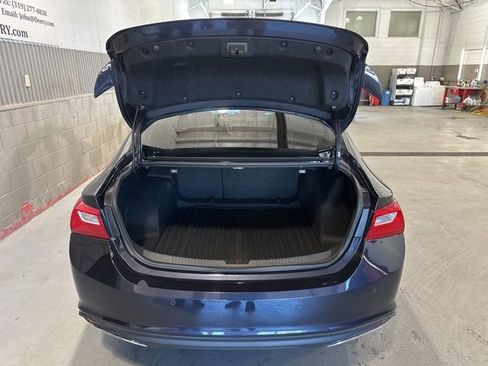 Used 2022 Chevrolet Malibu RS image 5