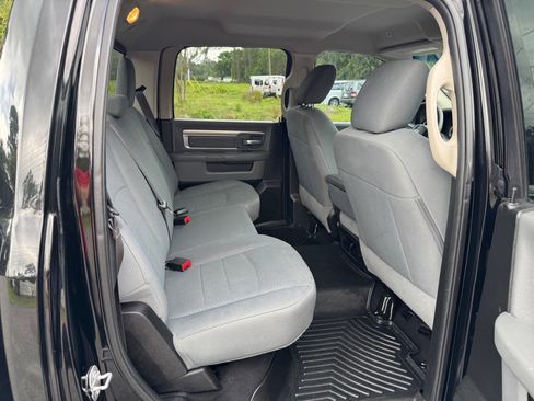 Used 2019 RAM 1500 Classic SLT image 22