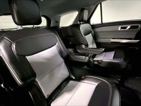 Used 2023 Ford Explorer XLT w/ Equipment Group 202A image 36