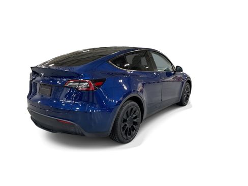 Certified 2023 Tesla Model Y Long Range AWD/4WD image 6