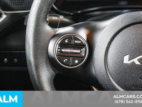 Used 2025 Kia Soul LX w/ LX Technology Package FWD image 23