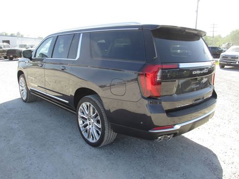New 2026 GMC Yukon XL Denali w/ Denali Reserve Package AWD/4WD image 6