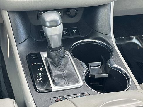 Used 2019 Toyota Highlander Limited Platinum image 14