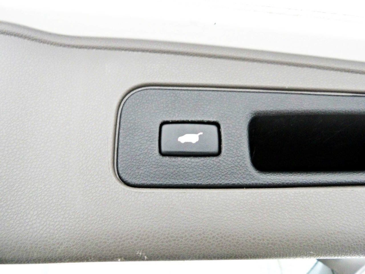 Used 2015 Honda Odyssey Touring image 12