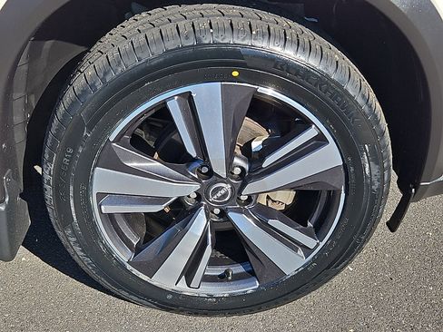 Certified 2023 Nissan Rogue SL w/ SL Premium Package AWD/4WD image 8